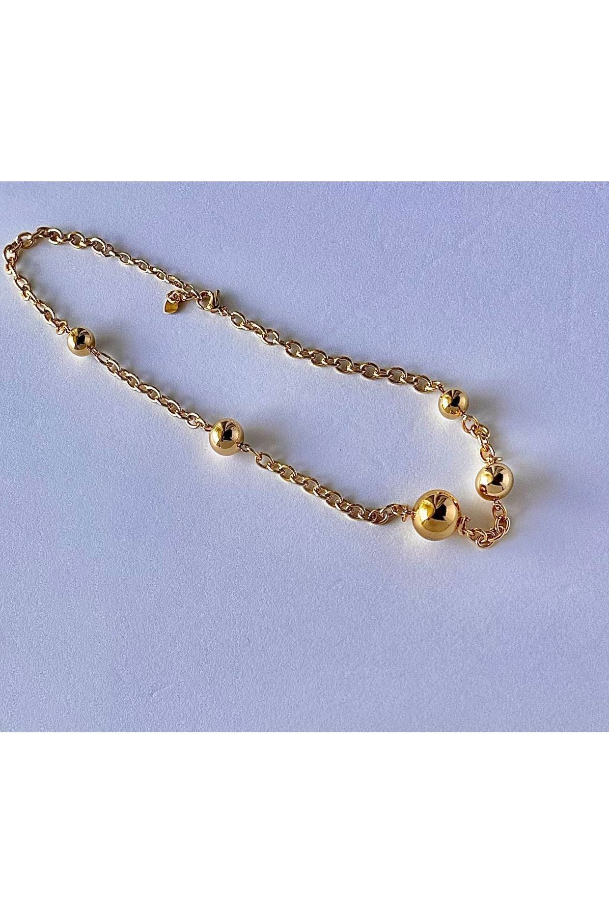Oval Chain Necklace With Golden Spheres - D-S Fashion Sophisticated Boutique