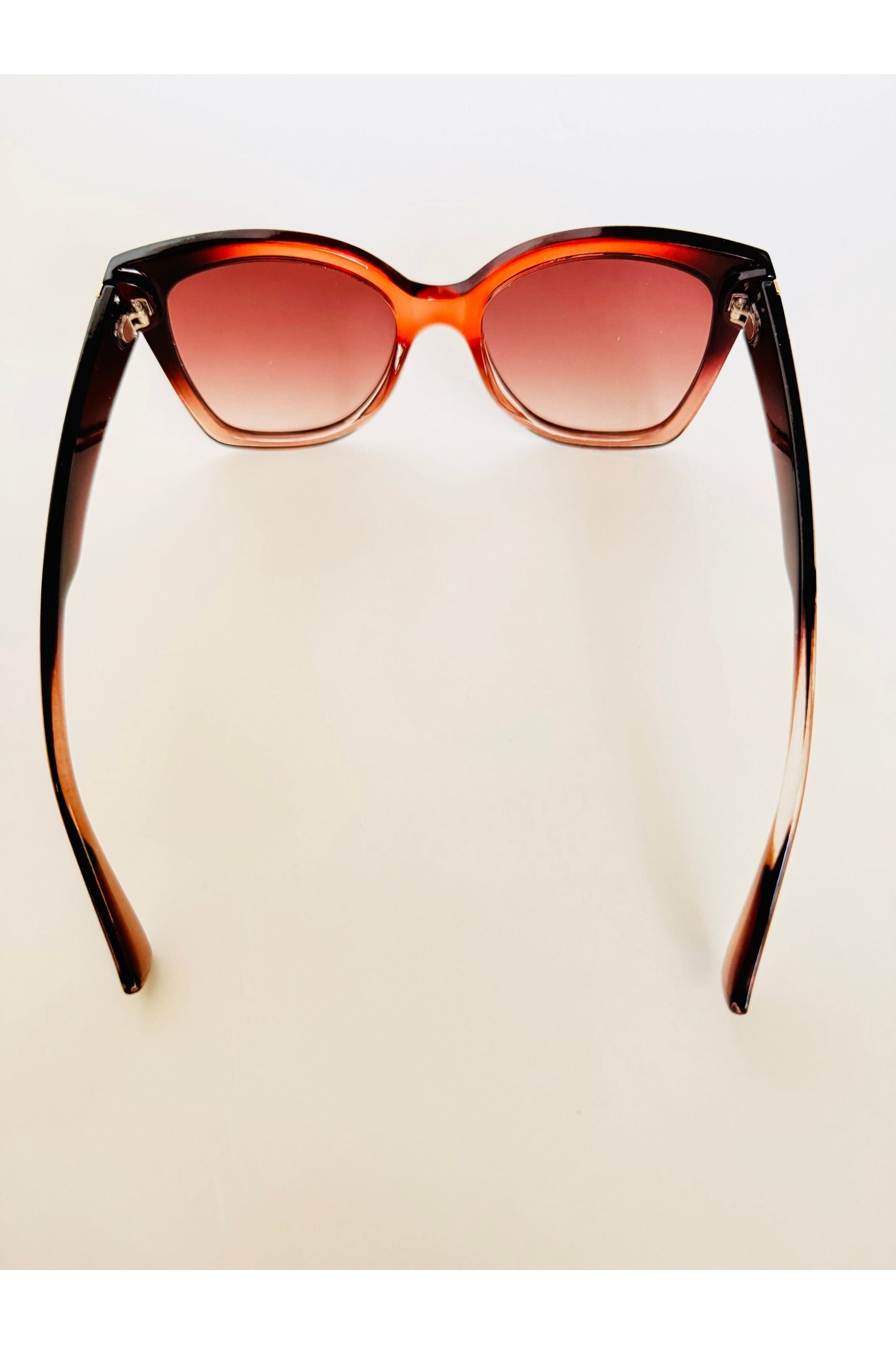 Women Cat Eye Oversized Sunglasses - D-S Fashion Sophisticated Boutique