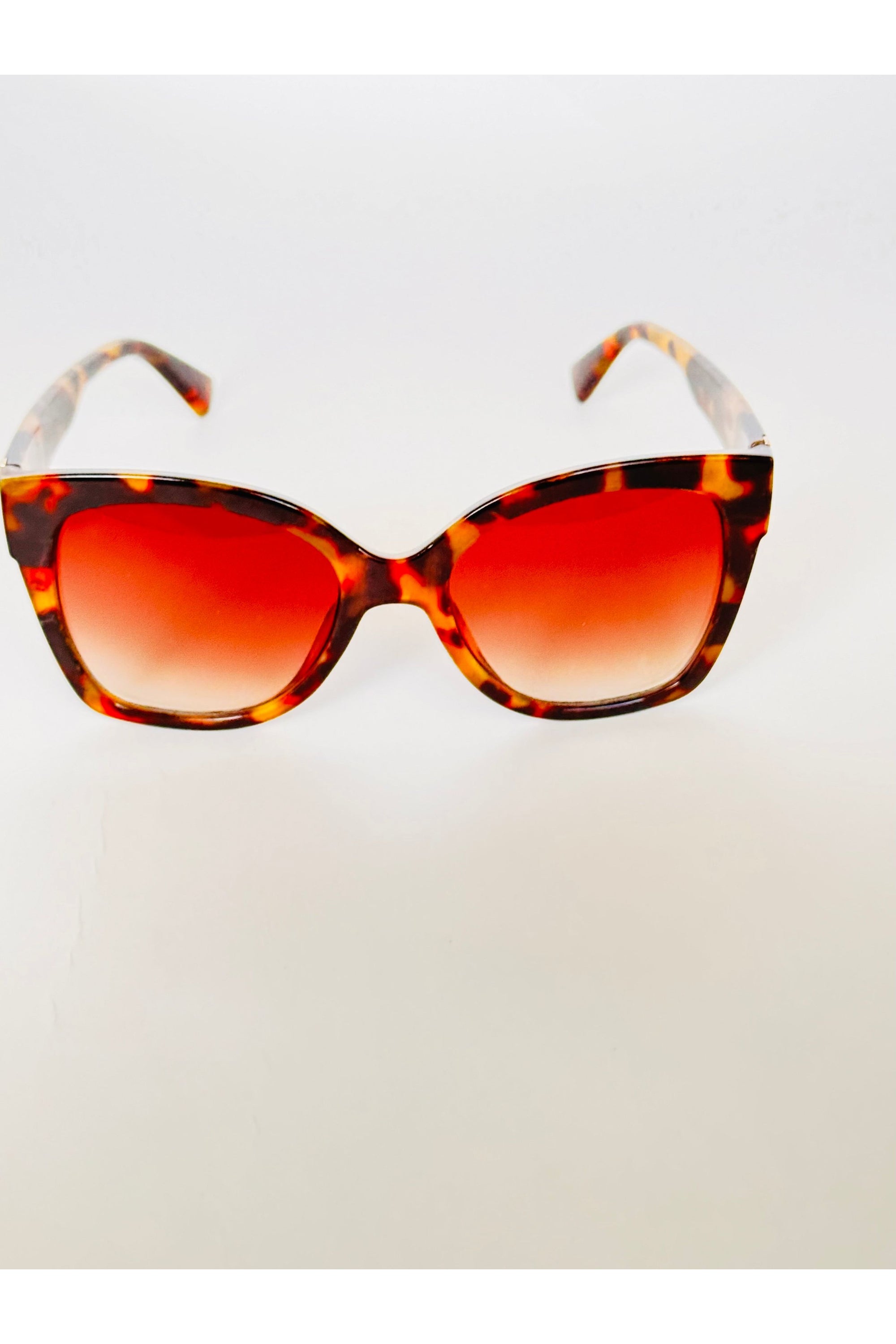 Women Cat Eye Oversized Sunglasses - D-S Fashion Sophisticated Boutique