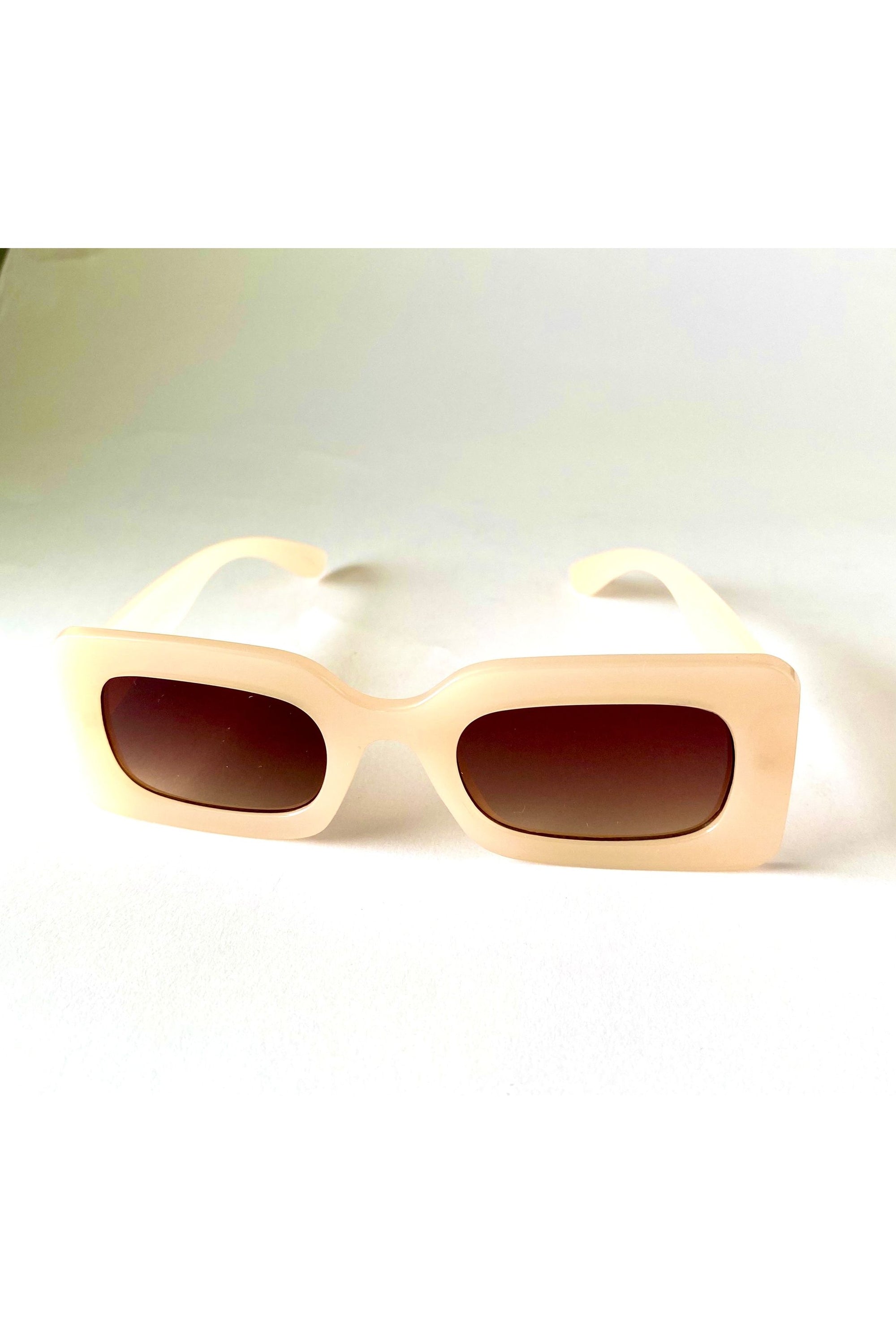 Women Bold Rectangular Shape Sunglasses - Fashion Sophisticated Boutique